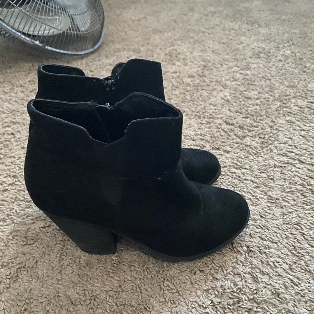 Suede heeled black booties